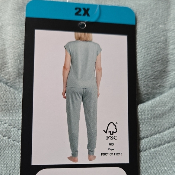 Badgley Mischka 2 Piece Pajama Set - Picture 3 of 4